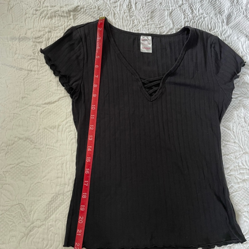 No Boundaries Y2K inspired top - Picture 5 of 5